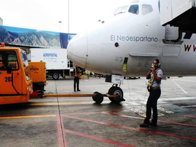 mujeres en el transporte aereo venezuela 2013