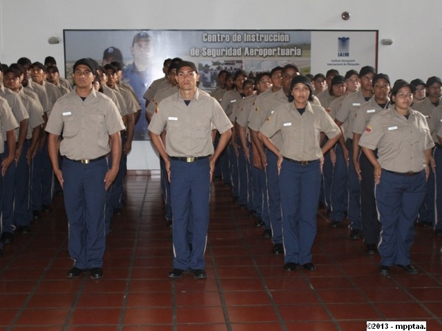 curso_de_seguridad_aeroportuaria_2013