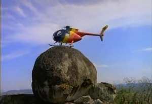 La Helicóptero Guacamaya, sobre una piedra gigante del sur de Venezuela.
