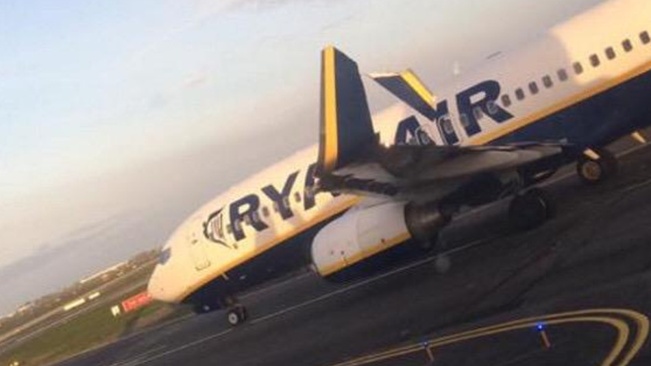 Dos-aviones-se-rozan-aeropuerto-de-dublin-2'15