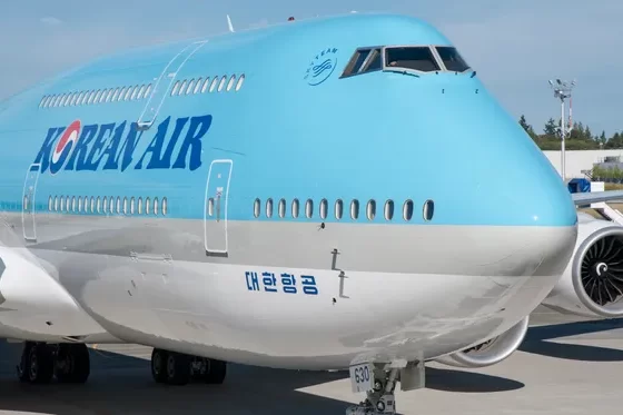 Boeing 747 korean air donates